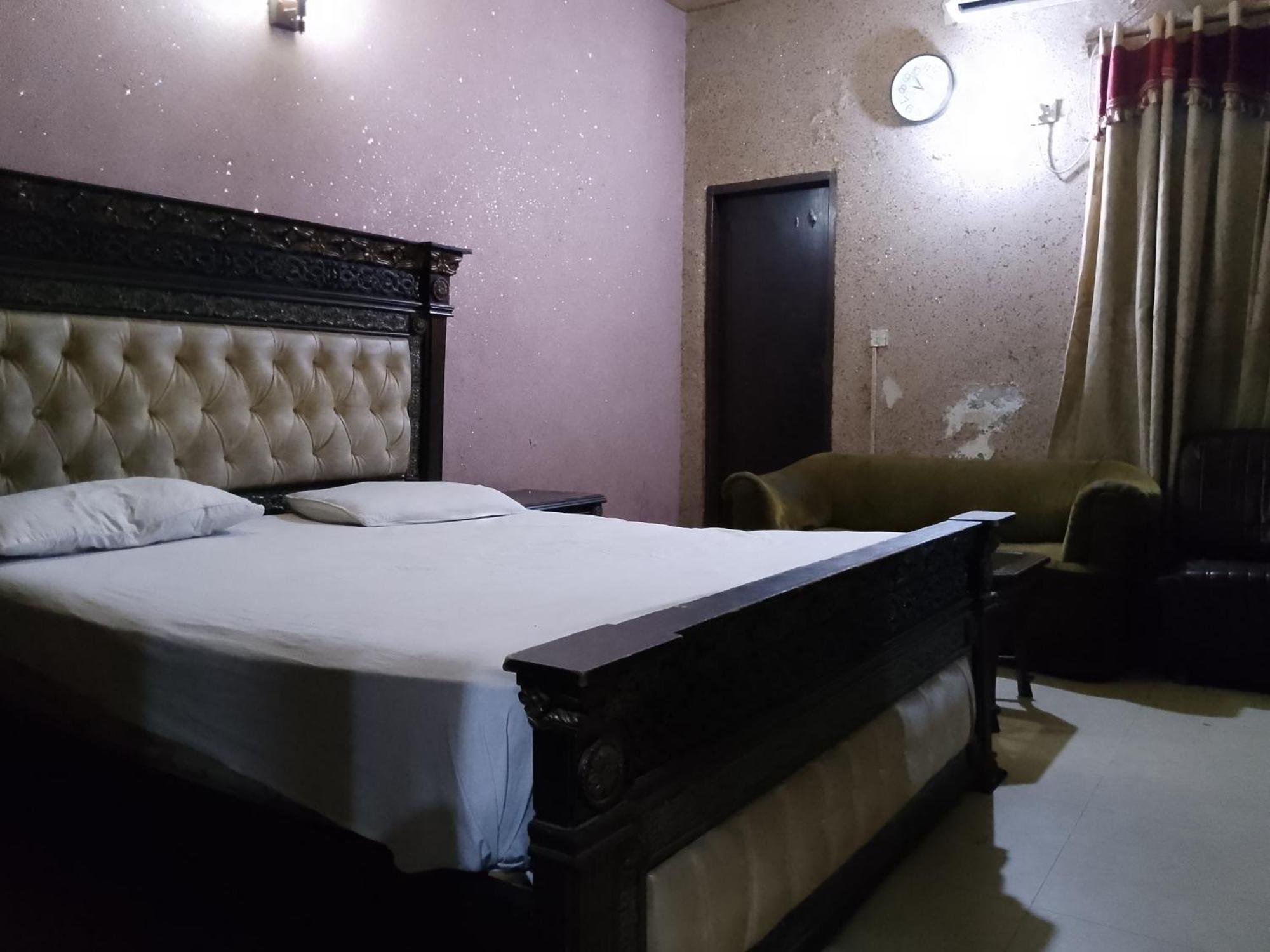 Moon Soon Hotel Lahore Habitación foto